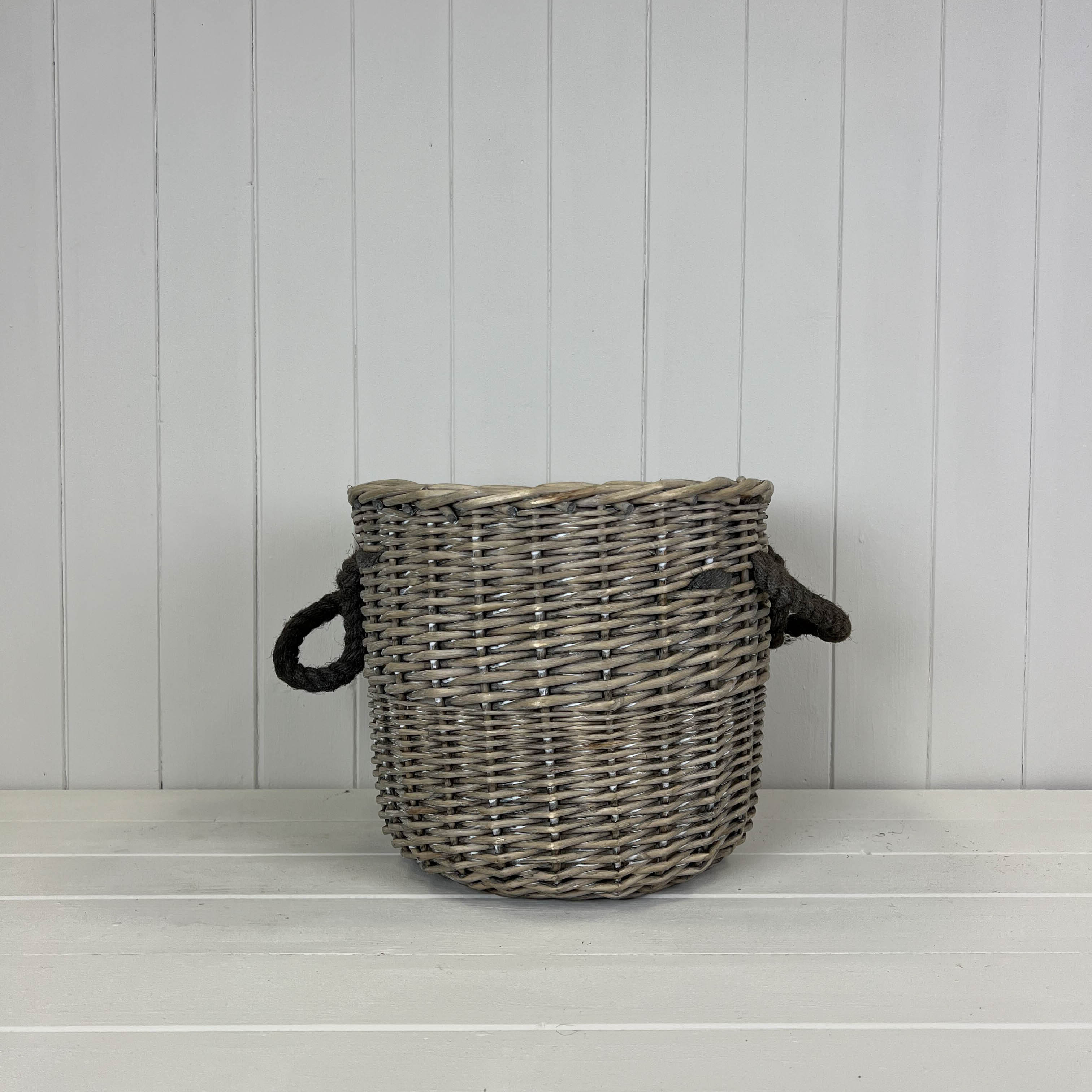 Round Basket with Rope Handles detail page